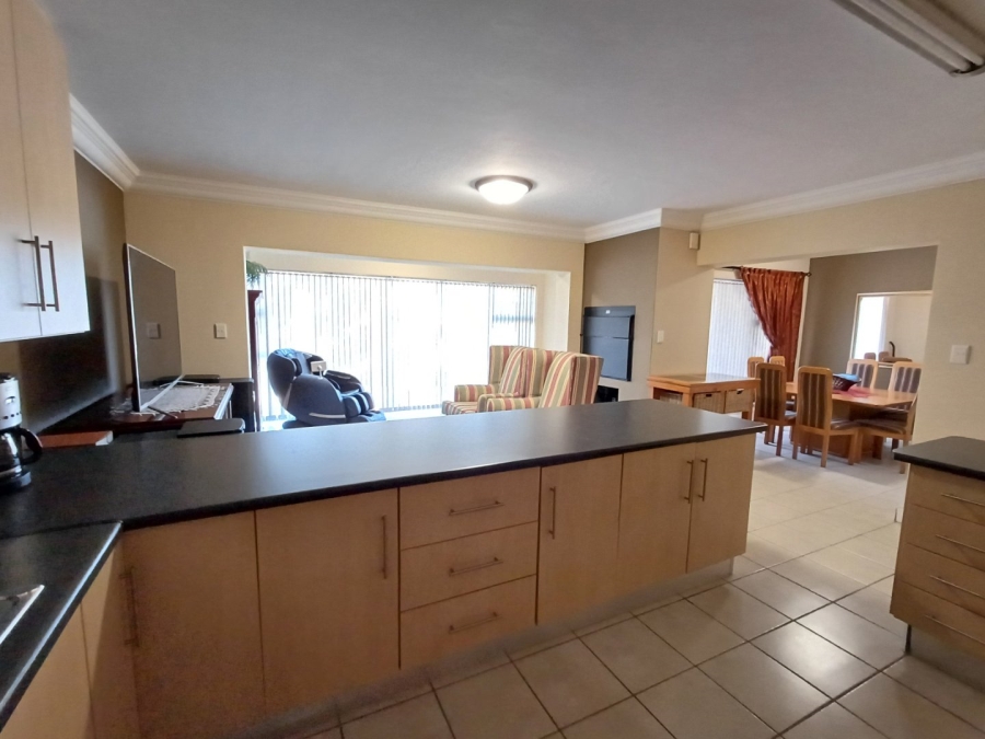 8 Bedroom Property for Sale in Dana Bay Western Cape